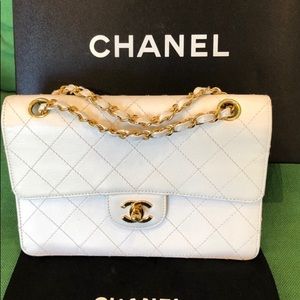White Chanel shoulder purse